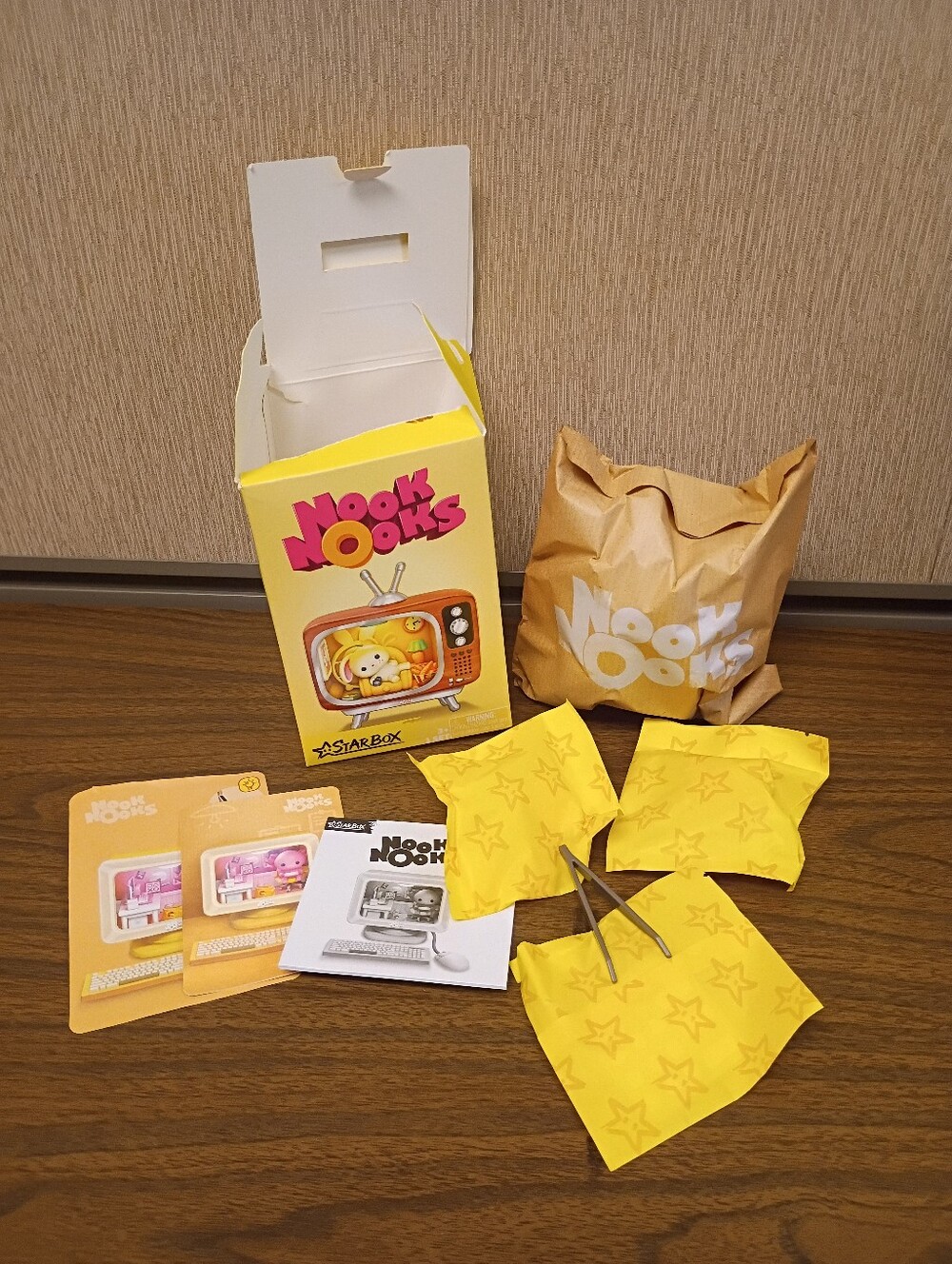 StarBox Nook Nooks Light-Up Blind Box Set  Axolotl in Computer